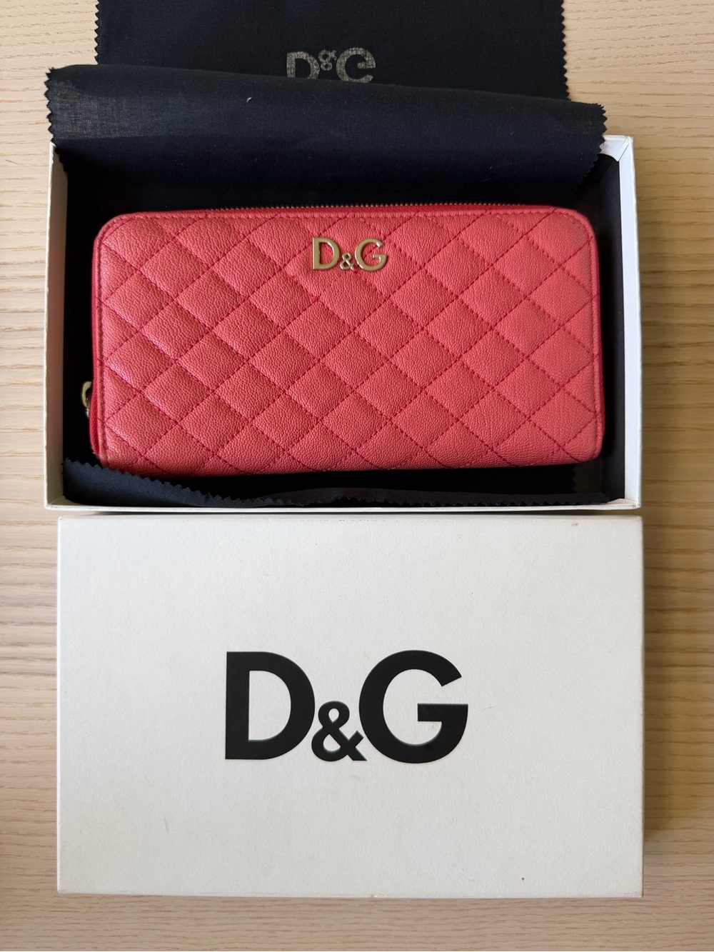 Vintage D&G Dolce & Gabbana Quilted Coral Leather Zip Around Wallet w/ Box